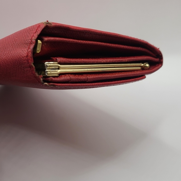 Authenticated Burberry Red Long Wallet - Picture 5 of 13